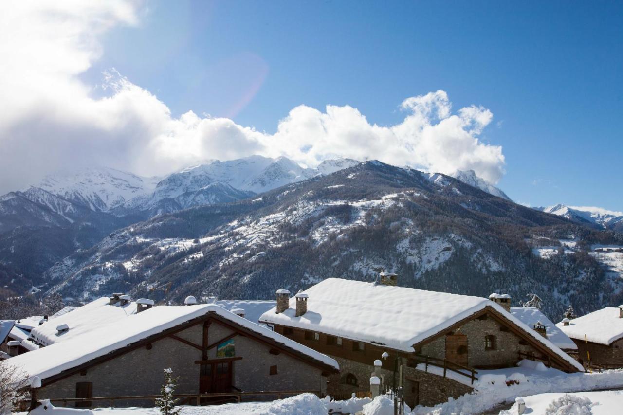 Etoile Des Neiges Hotel Oulx Buitenkant foto